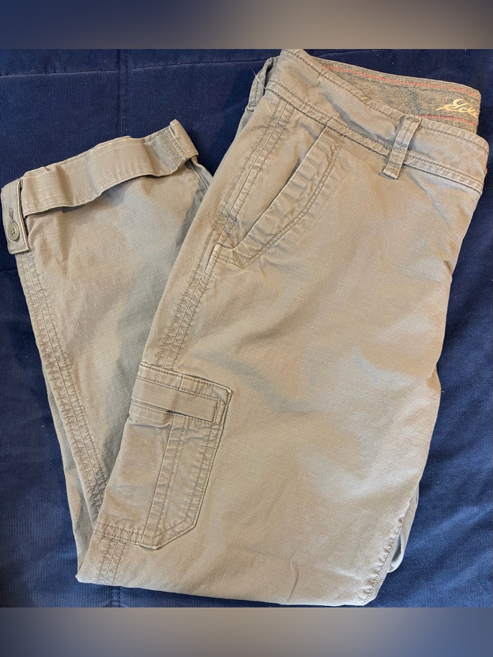 Eddie Bauer Slightly Curvy Crop Cargo Capri Pants Gray Size 6 Utility Pockets